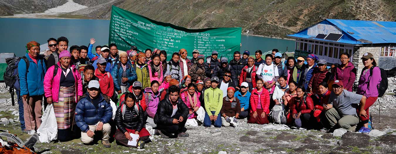 2014-annual-cleanup-participants-at-gokyo-copy.jpg
